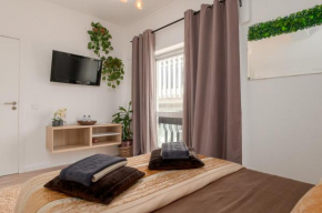 Avenue View Rooms
